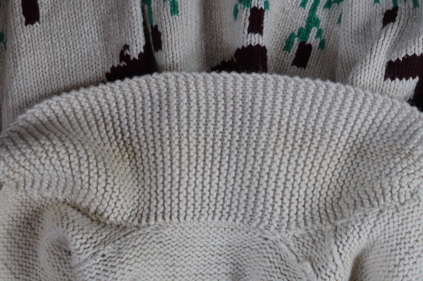 Vintage 1960s wool Cowichan sweater - 1970s novelty hand knit - shawl collar - geese design jumper - 42” chest