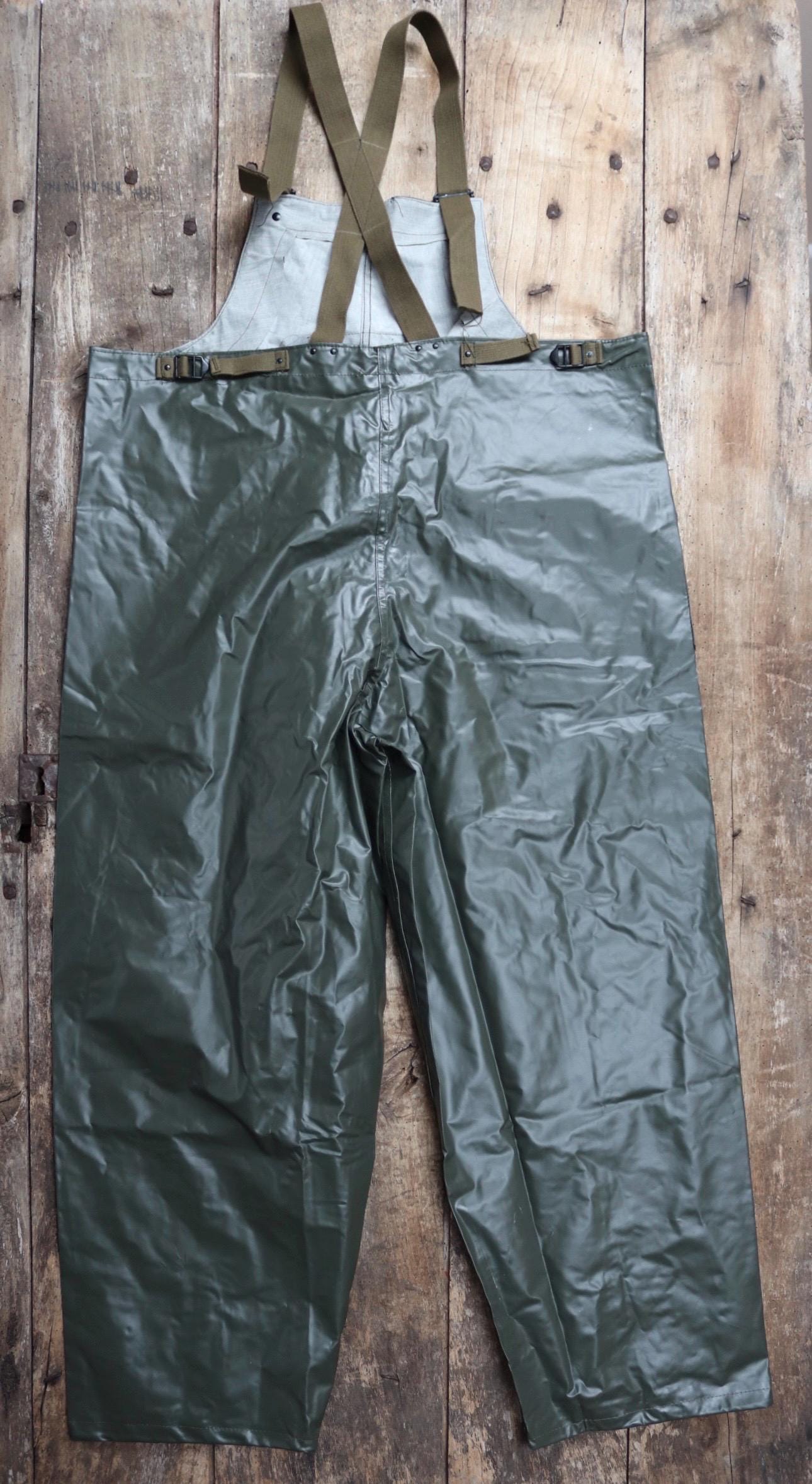 Vintage 1980s Italian Navy waterproofs - deck overalls - foul weather gear - 47" x 29”