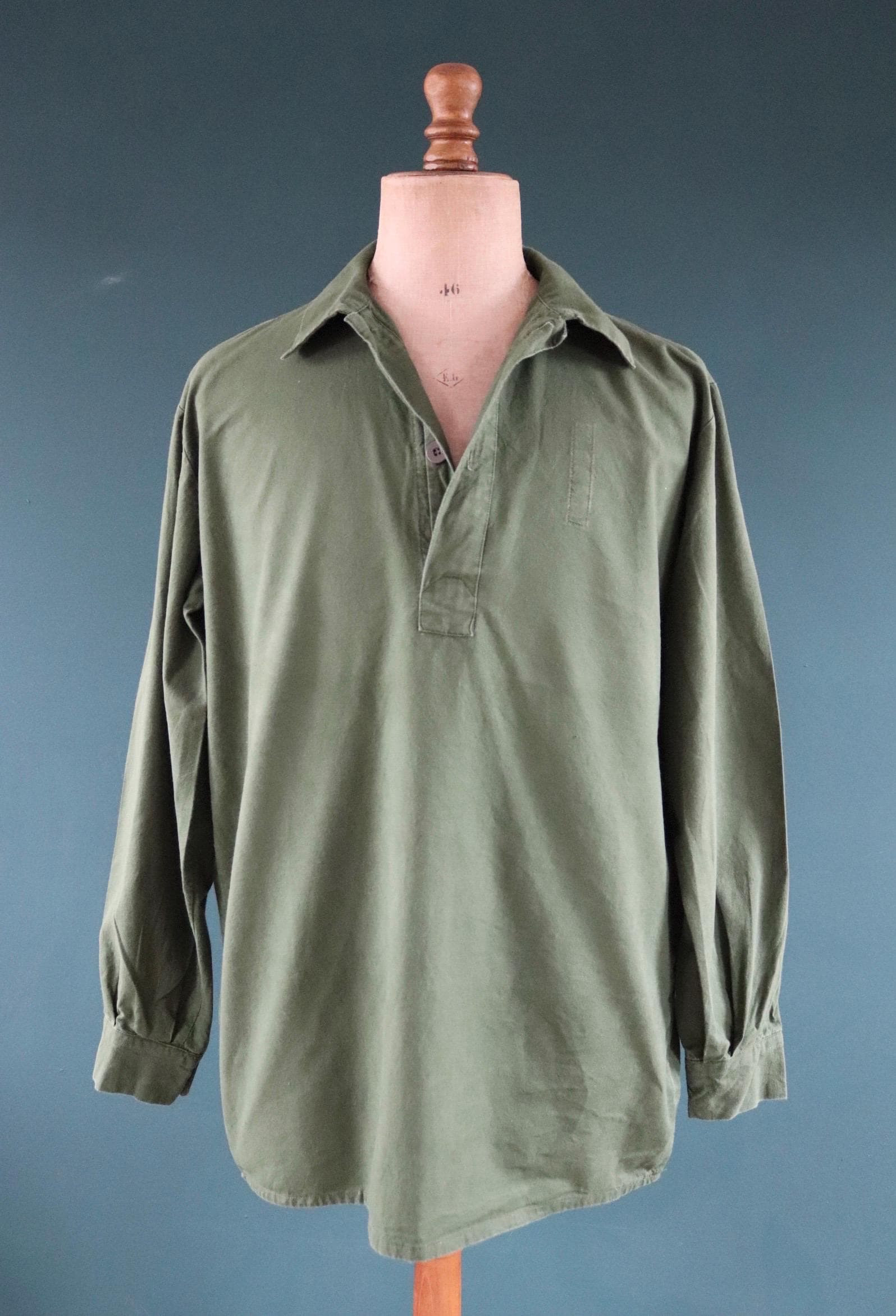 Vintage 1970s Swedish military workwear shirt - M59 - fältskjorta - green cotton army smock - 49” chest
