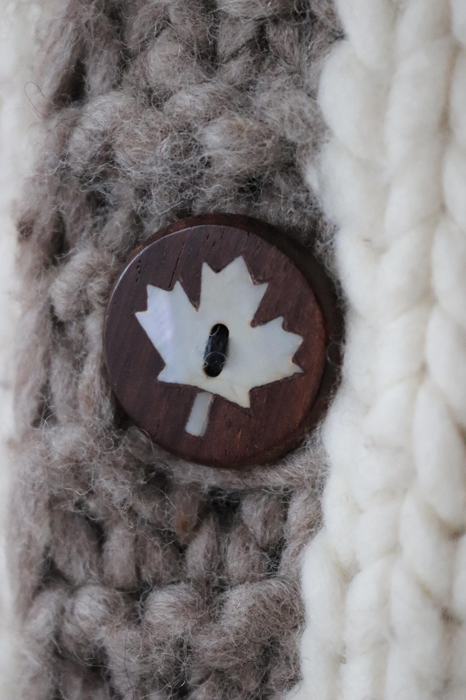 Vintage 1980s Cowichan wool cardigan - hand knitted - chunky winter sweater - 45" chest