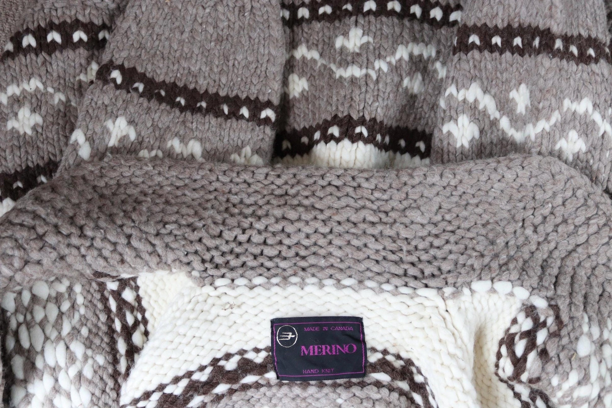 Vintage 1980s Cowichan wool cardigan - hand knitted - chunky winter sweater - 45" chest