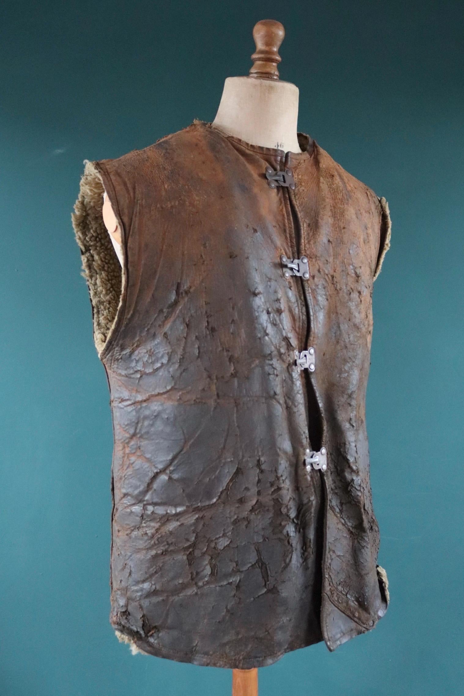 Vintage 1940s British military jerkin - WW2 sheepskin - Tropal coat - RAF vest - horsehide leather waistcoat - 42” chest