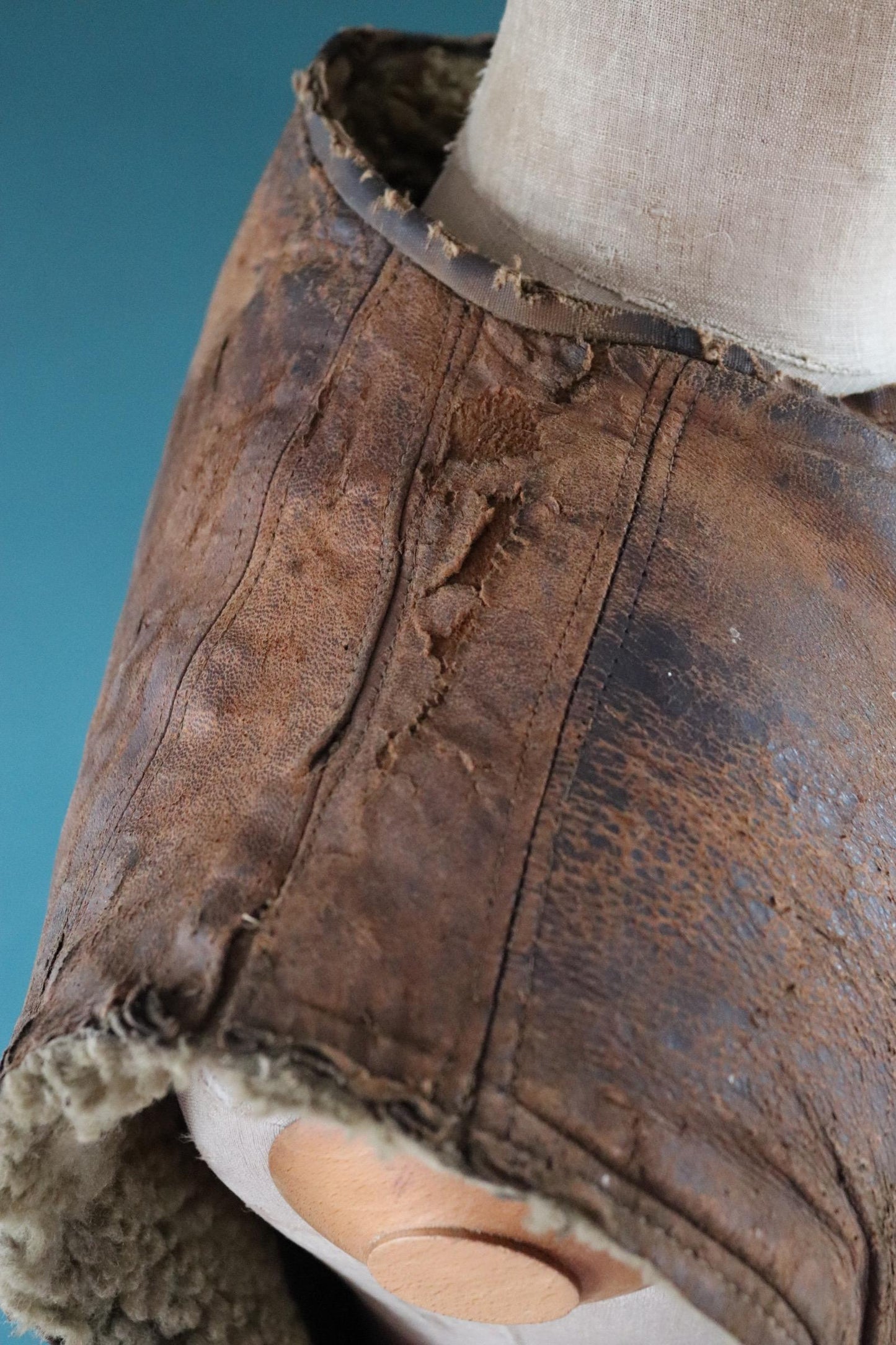 Vintage 1940s British military jerkin - WW2 sheepskin - Tropal coat - RAF vest - horsehide leather waistcoat - 42” chest