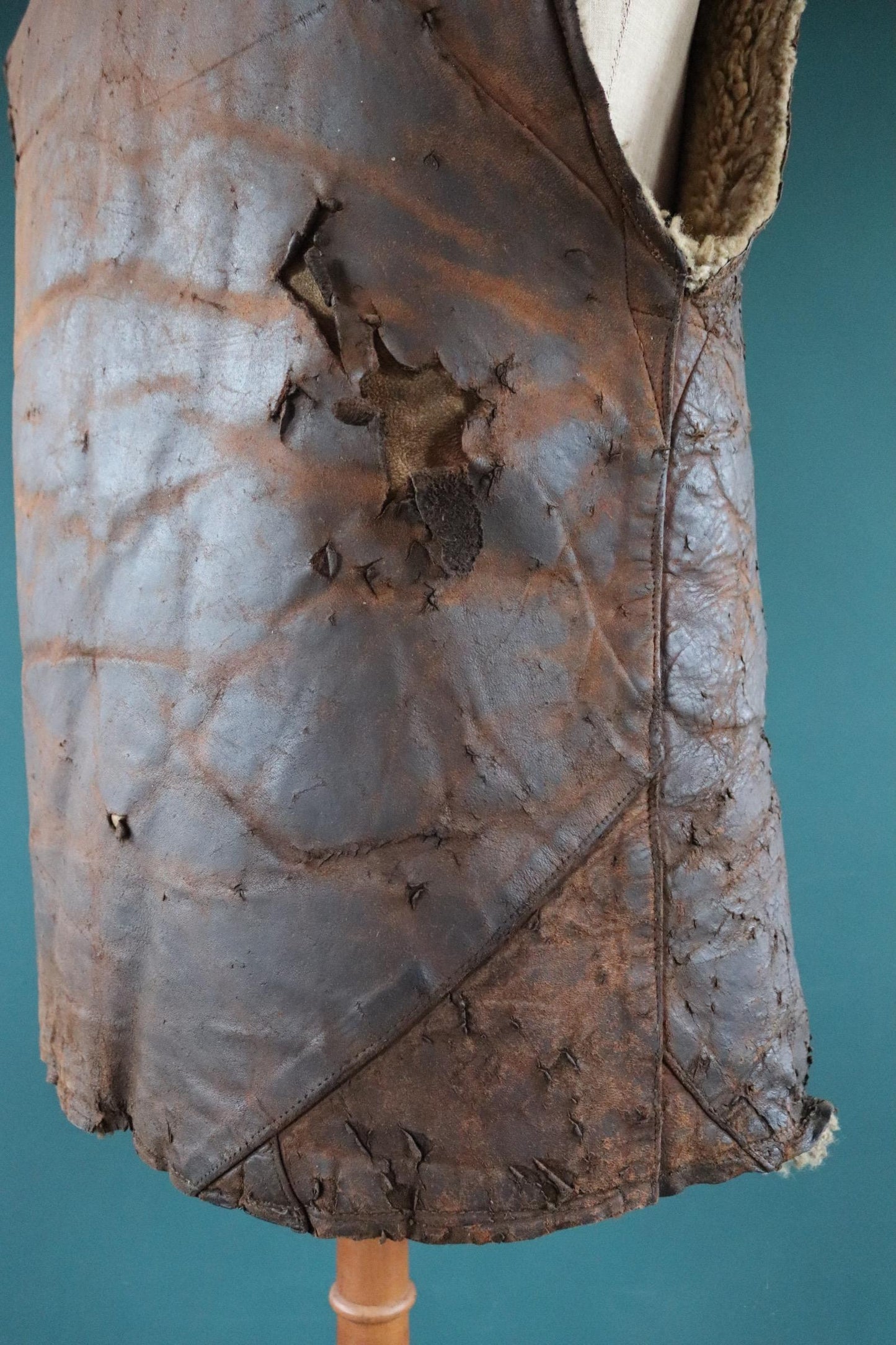 Vintage 1940s British military jerkin - WW2 sheepskin - Tropal coat - RAF vest - horsehide leather waistcoat - 42” chest