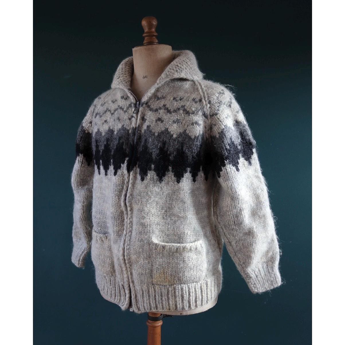 Vintage 1980s Tuak cowichan sweater - chunky wool cardigan - hand knitted jumper - shawl collar - 42” chest