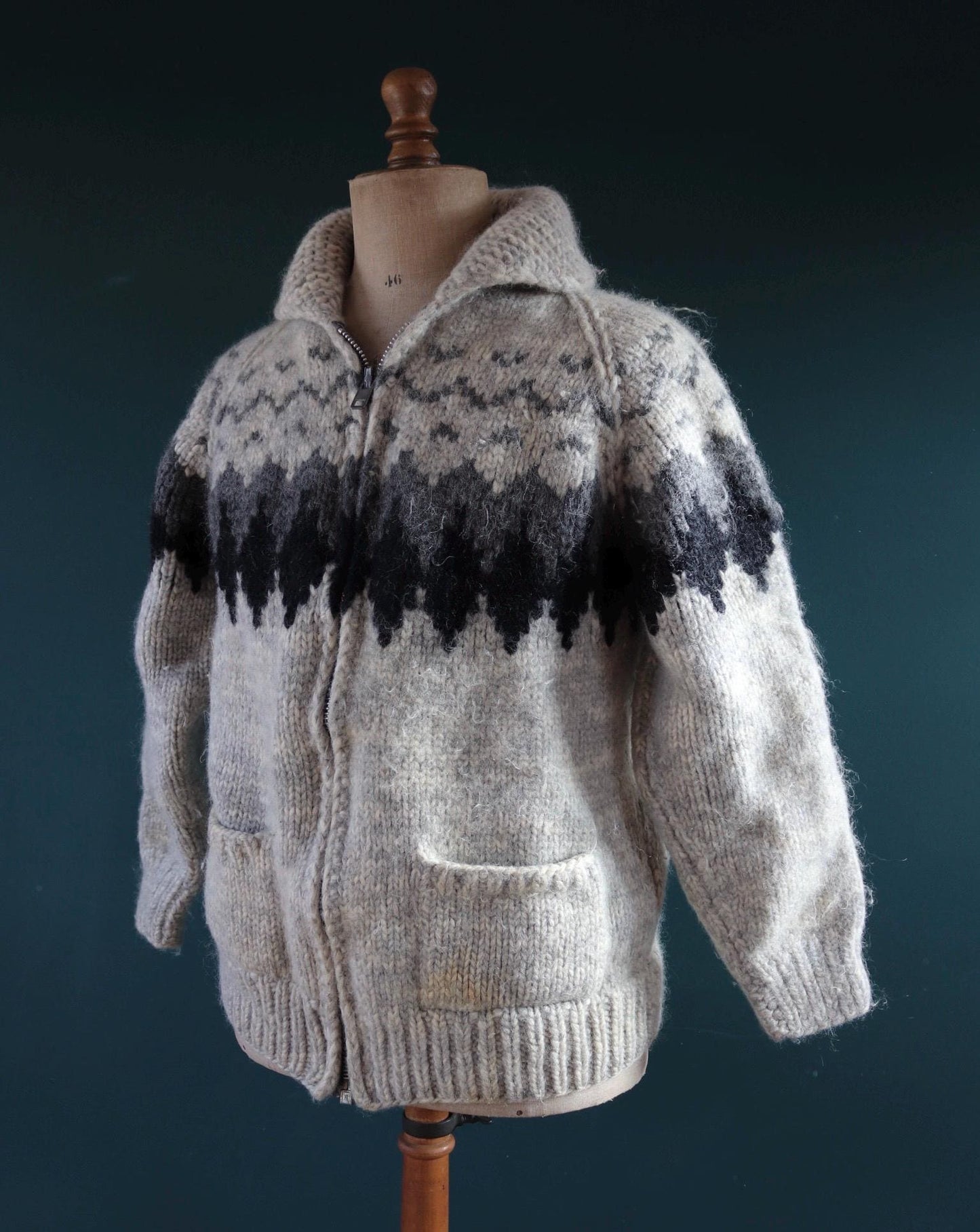 Vintage 1980s Tuak cowichan sweater - chunky wool cardigan - hand knitted jumper - shawl collar - 42” chest