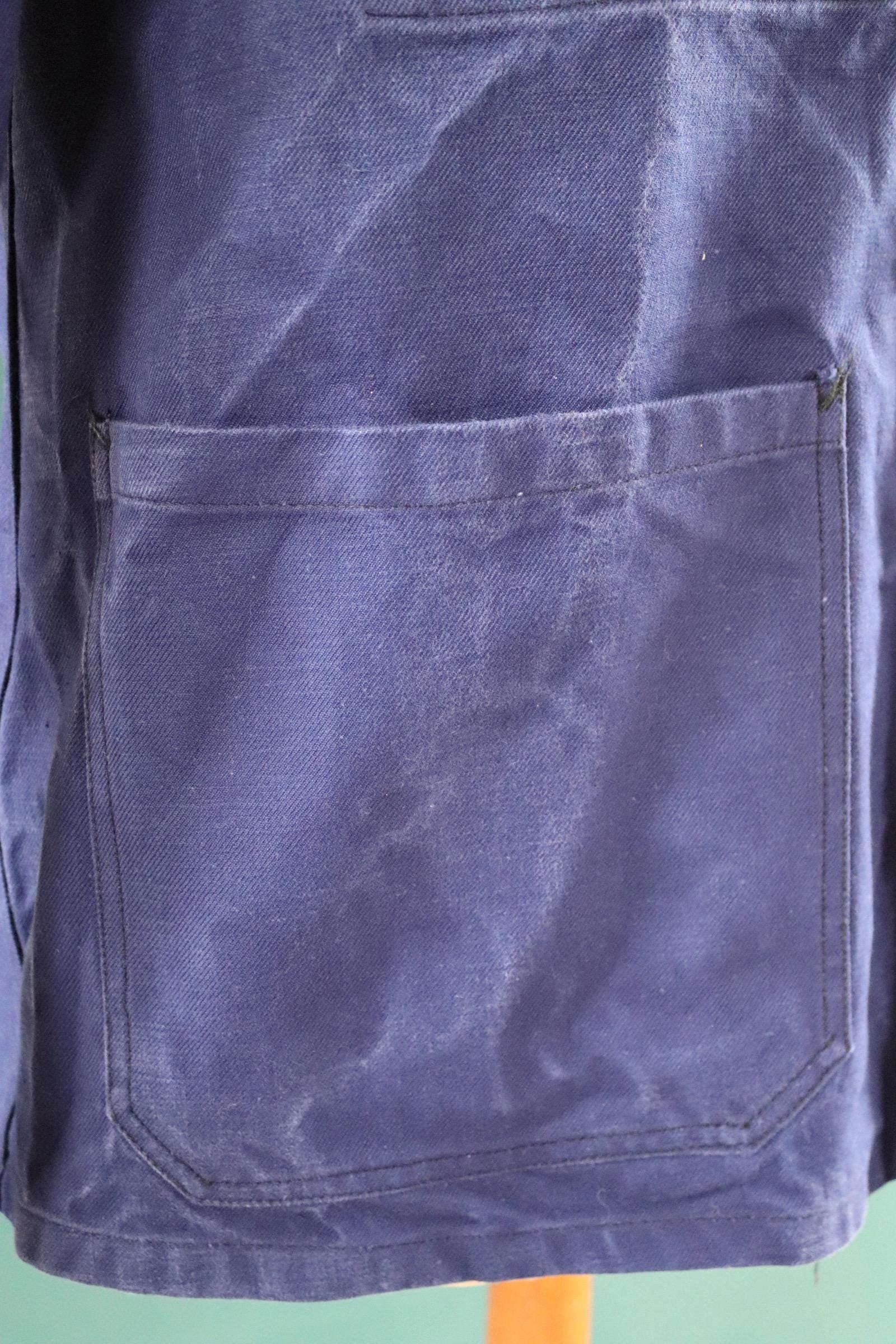 Vintage French workwear jacket - blue chore coat - 44” chest