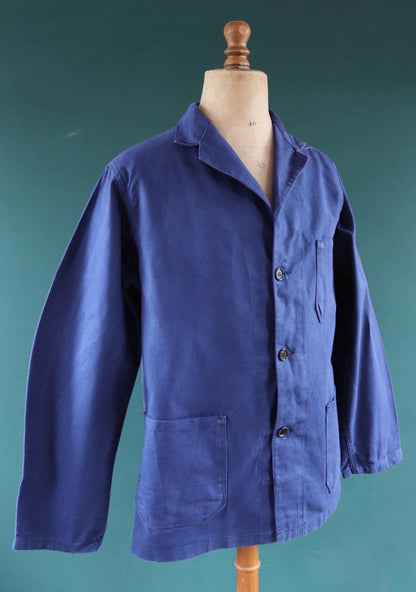 Vintage French workwear jacket - blue chore coat - 46” chest