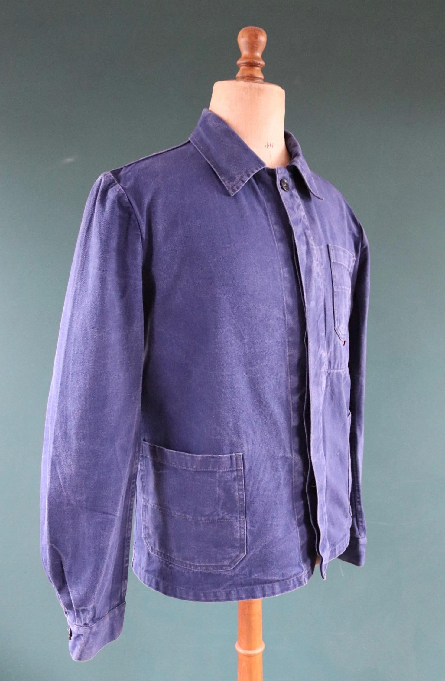 Vintage French workwear jacket - blue chore coat - 44” chest