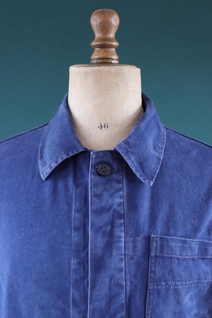 Vintage French workwear jacket - blue chore coat - 44” chest