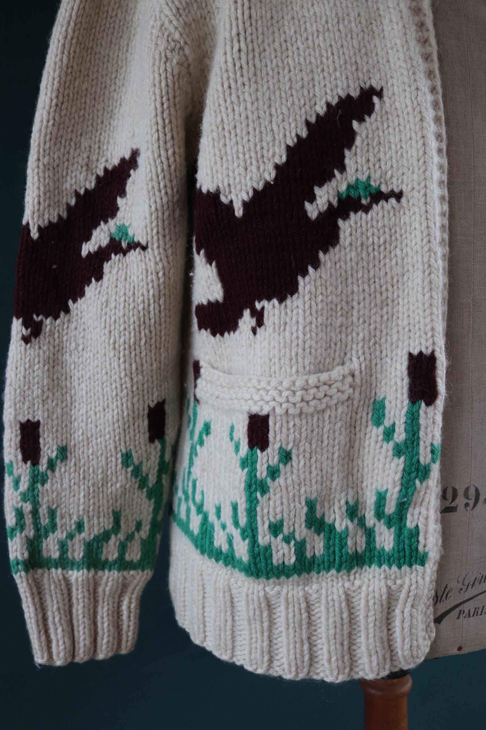 Vintage 1960s wool Cowichan sweater - 1970s novelty hand knit - shawl collar - geese design jumper - 42” chest