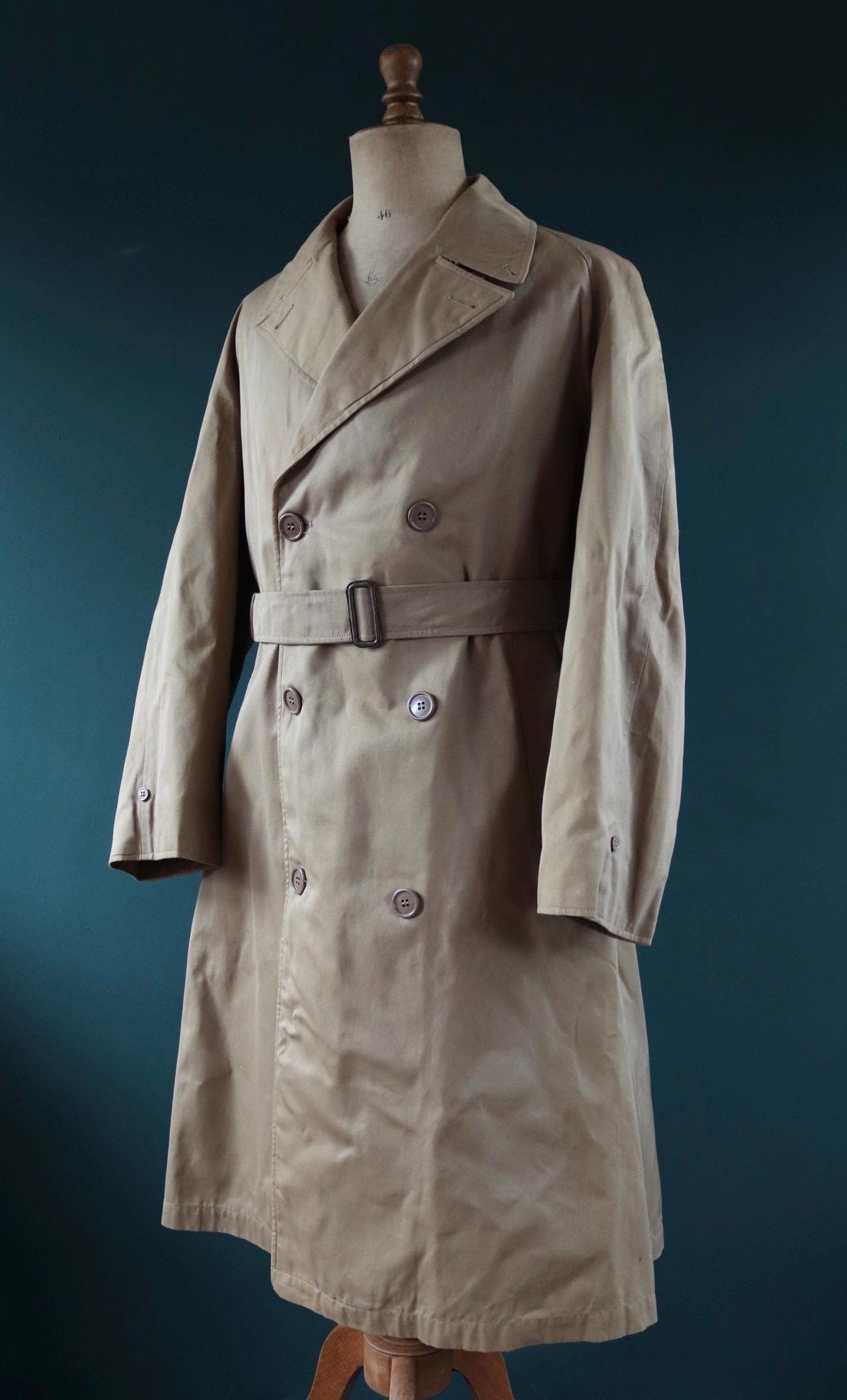 Vintage 1950s demob trench coat - WW2 British - gabardine rain coat - double breasted - 48” chest