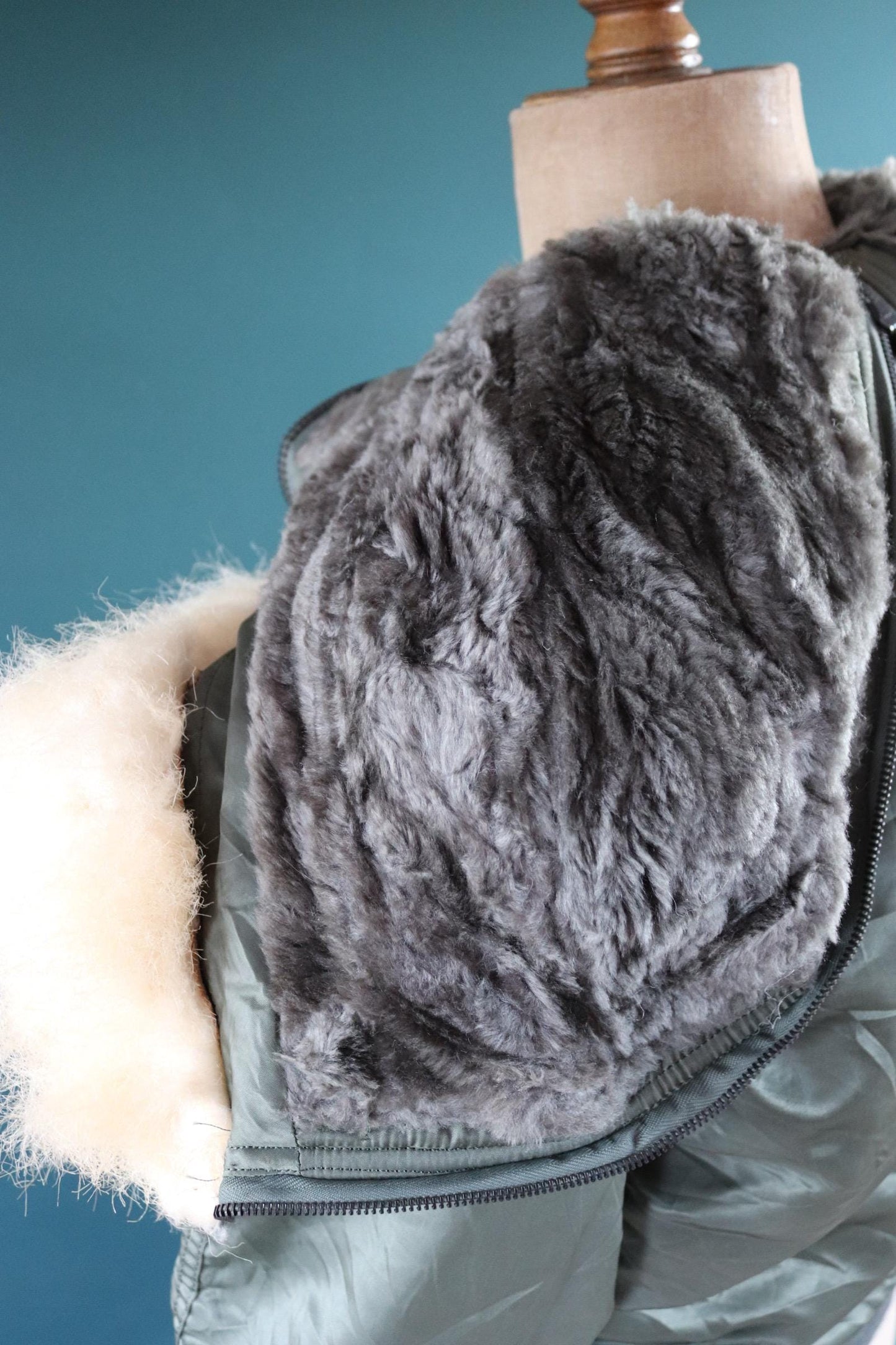 Vintage 1980s USAF N-2B jacket - military parka - extreme cold weather - split hood - 44" chest