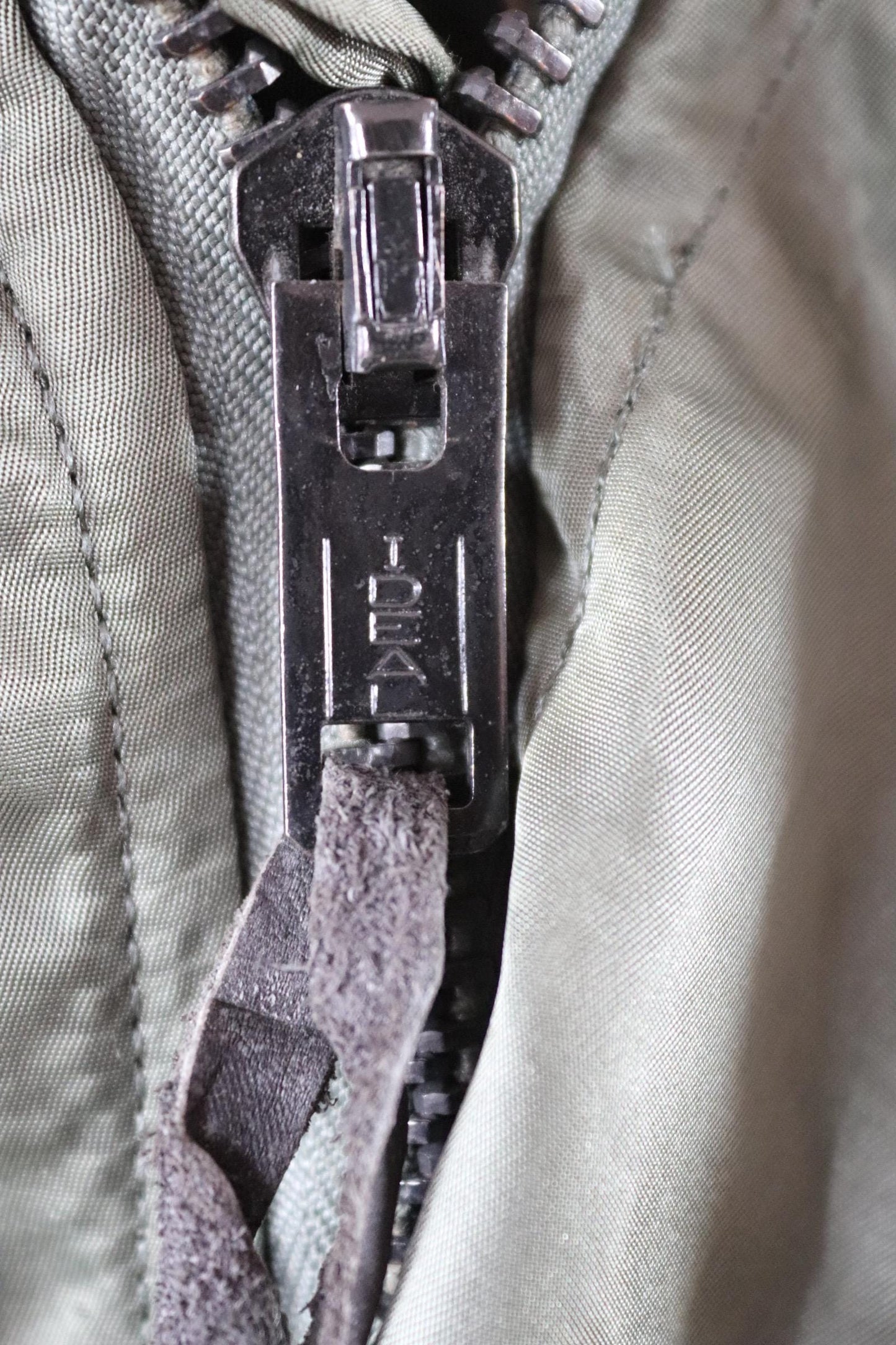 Vintage 1980s USAF N-2B jacket - military parka - extreme cold weather - split hood - 44" chest