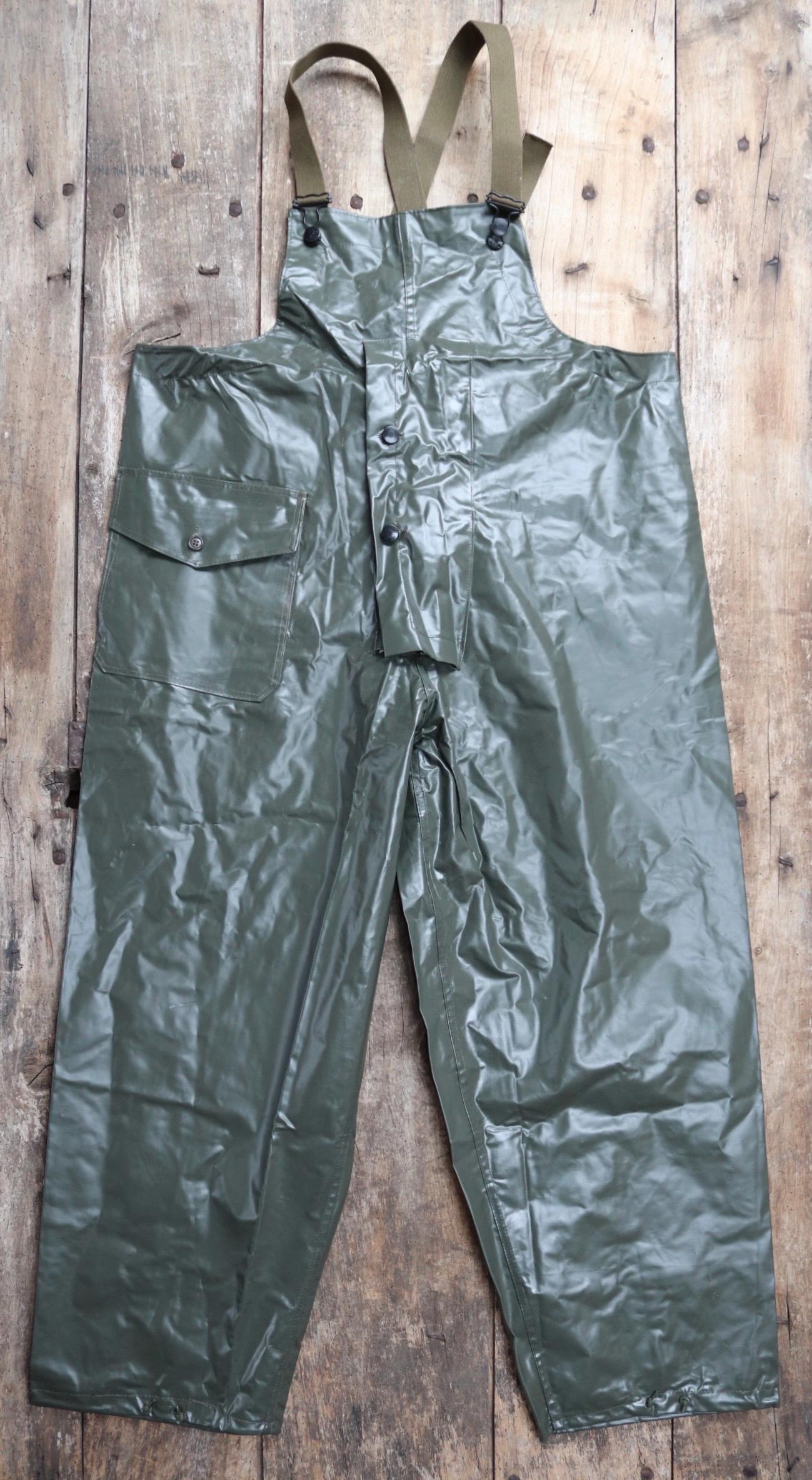 Vintage 1980s Italian Navy waterproofs - deck overalls - foul weather gear - 47" x 29”
