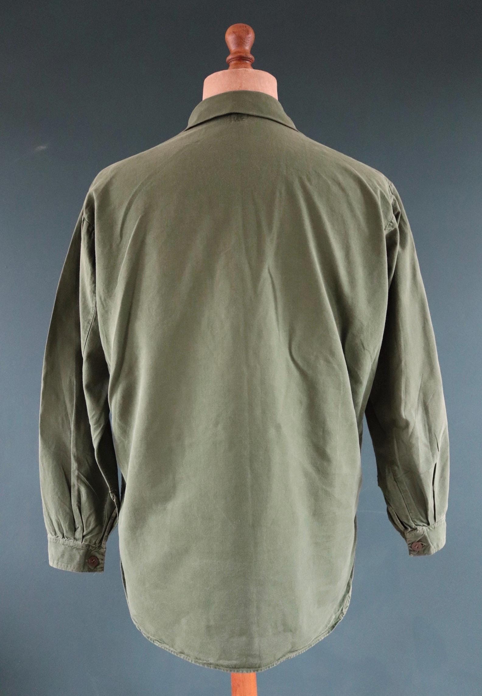 Vintage 1970s Swedish military workwear shirt - M59 - fältskjorta - green cotton army smock - 49” chest