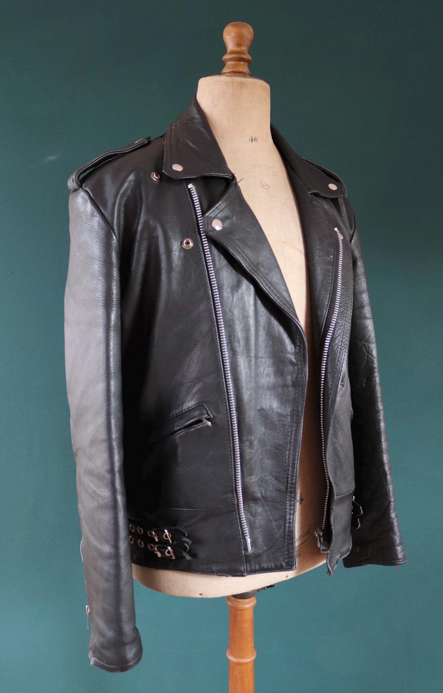 Vintage 1980s black leather biker jacket - 44” chest