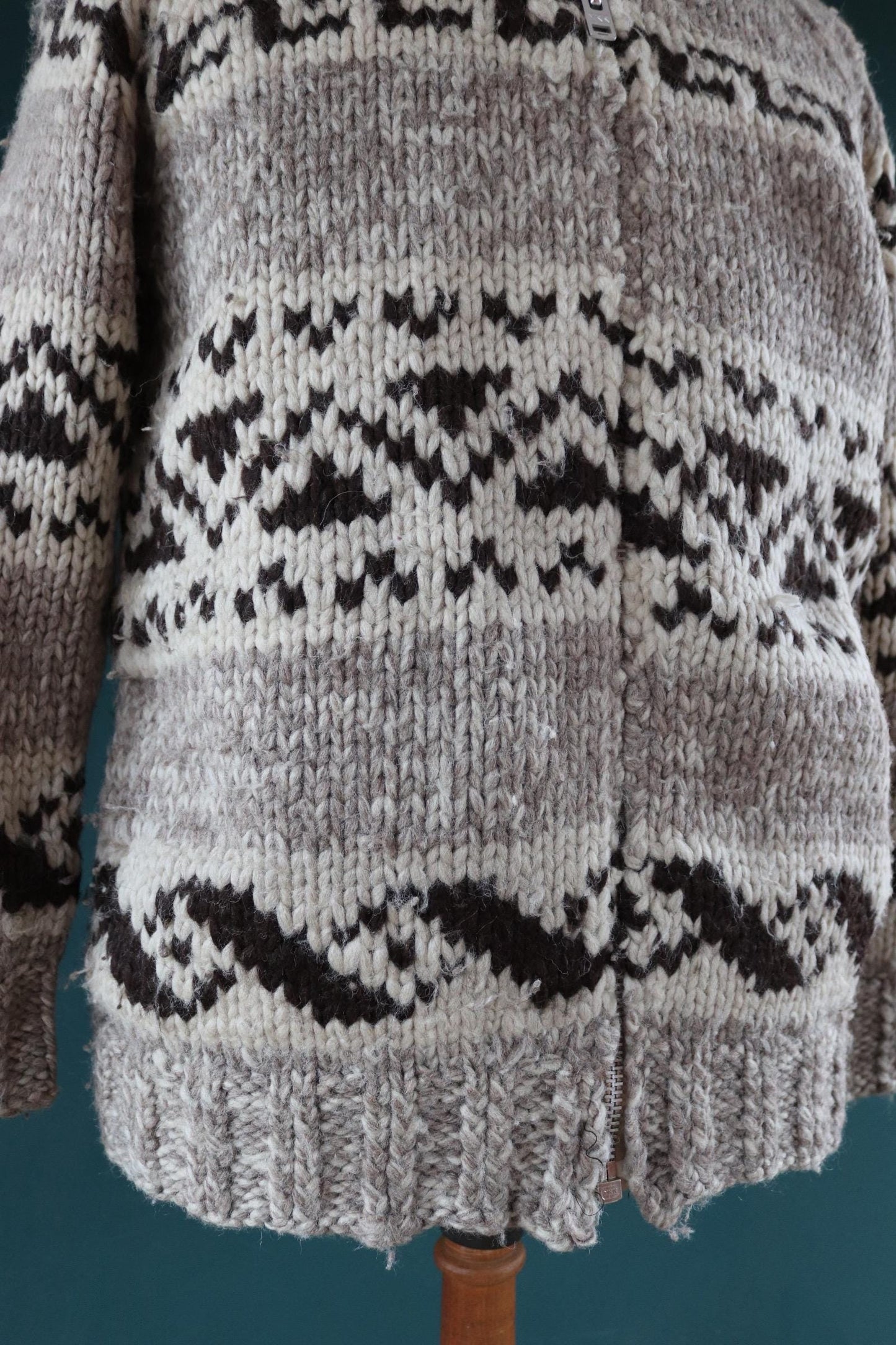 Vintage 1970s Cowichan wool cardigan - hand knitted - 1980s chunky winter sweater - 46" chest