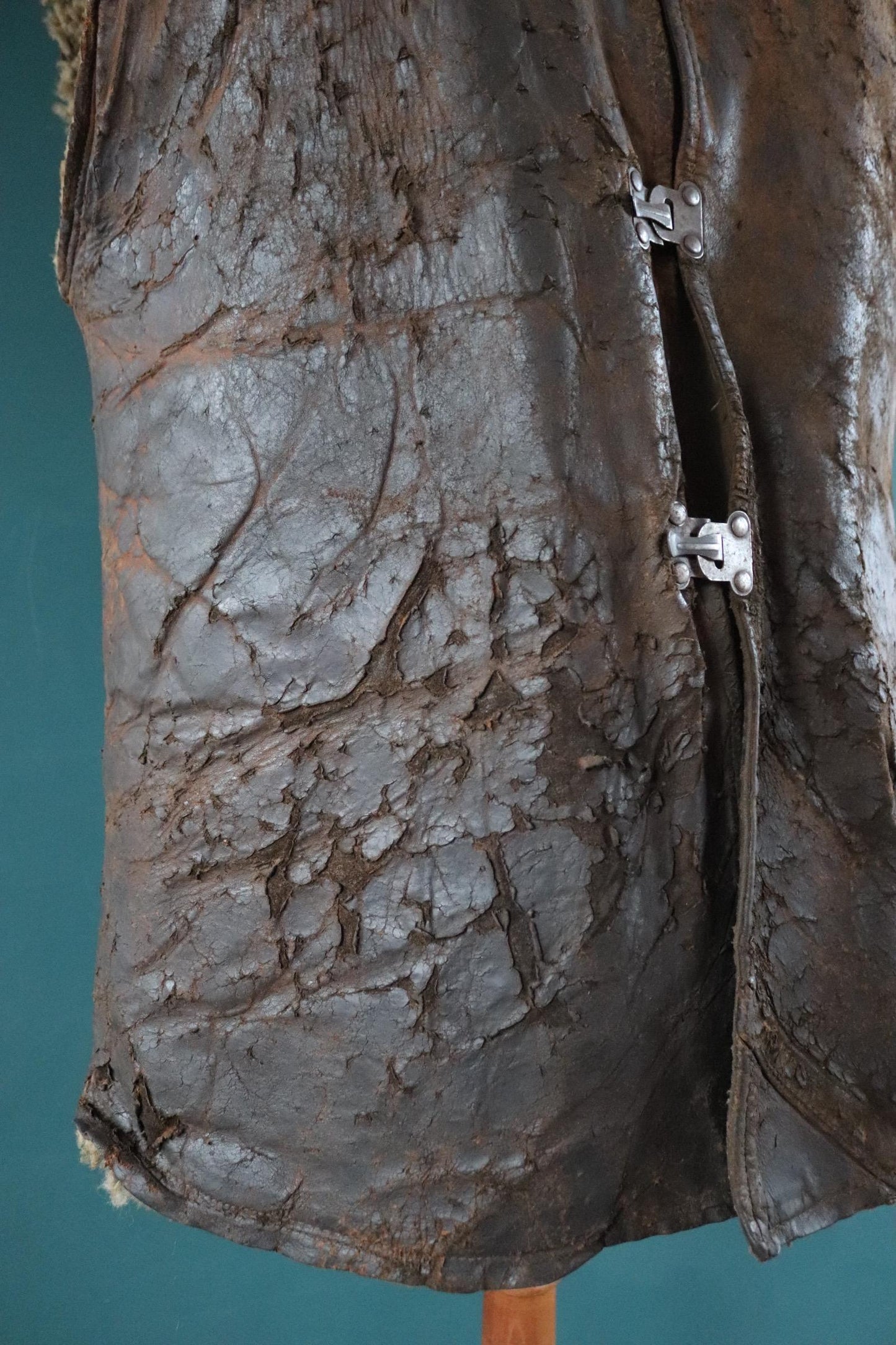 Vintage 1940s British military jerkin - WW2 sheepskin - Tropal coat - RAF vest - horsehide leather waistcoat - 42” chest