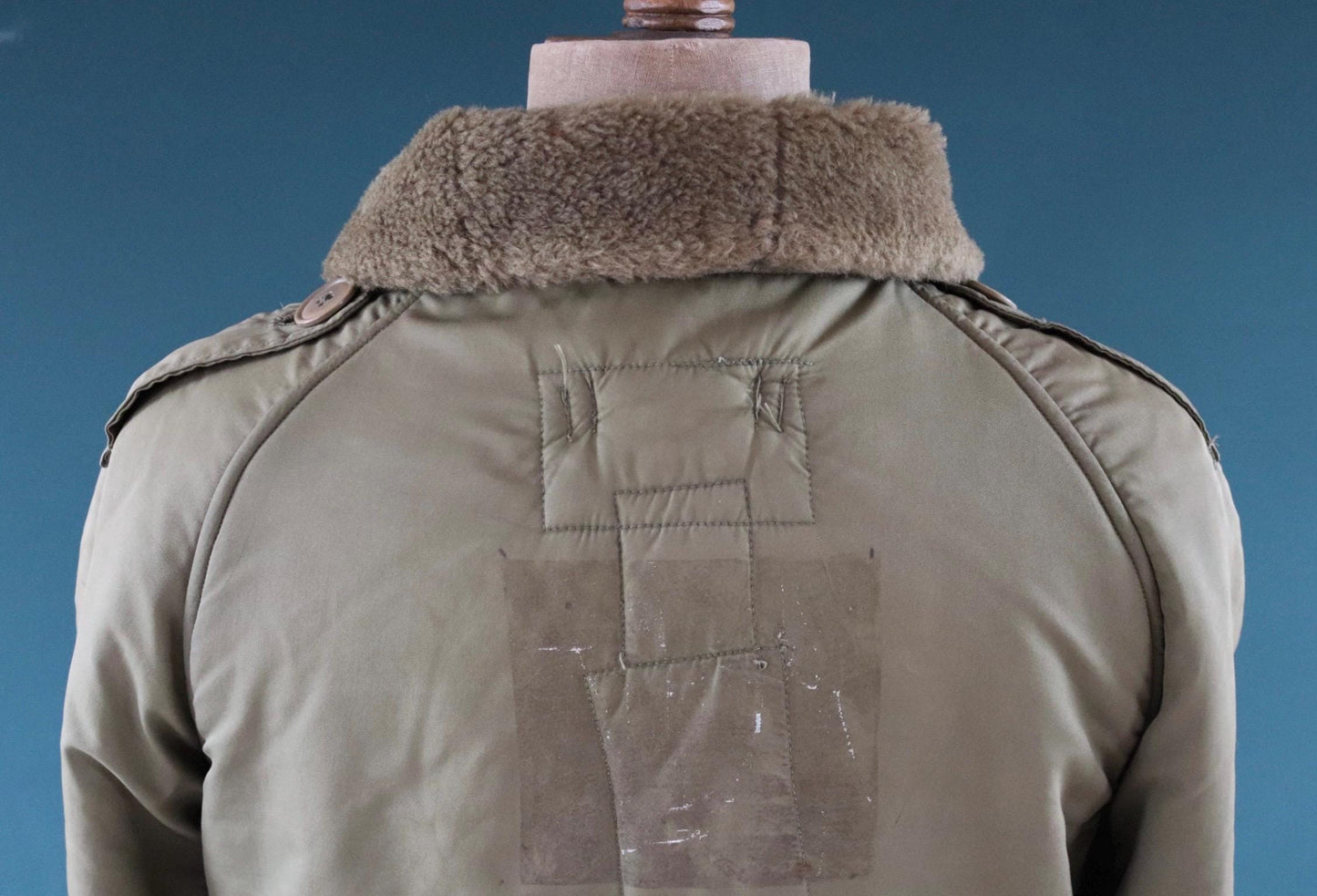 Vintage 1950s British army middle parka - 1st pattern military jacket - extreme cold weather - 42” chest