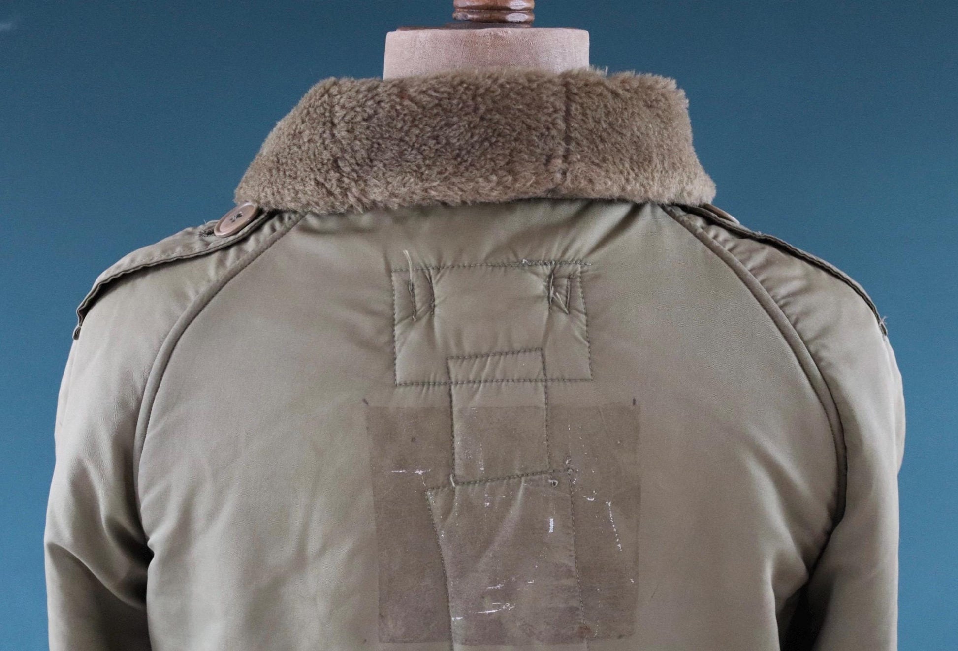 Vintage 1950s British army middle parka - 1st pattern military jacket - extreme cold weather - 42” chest