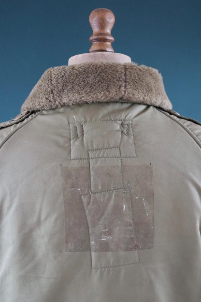 Vintage 1950s British army middle parka - 1st pattern military jacket - extreme cold weather - 42” chest
