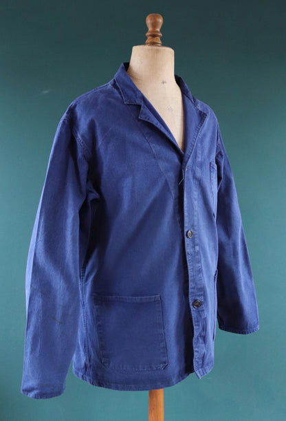 Vintage French workwear jacket - blue chore coat - 49” chest