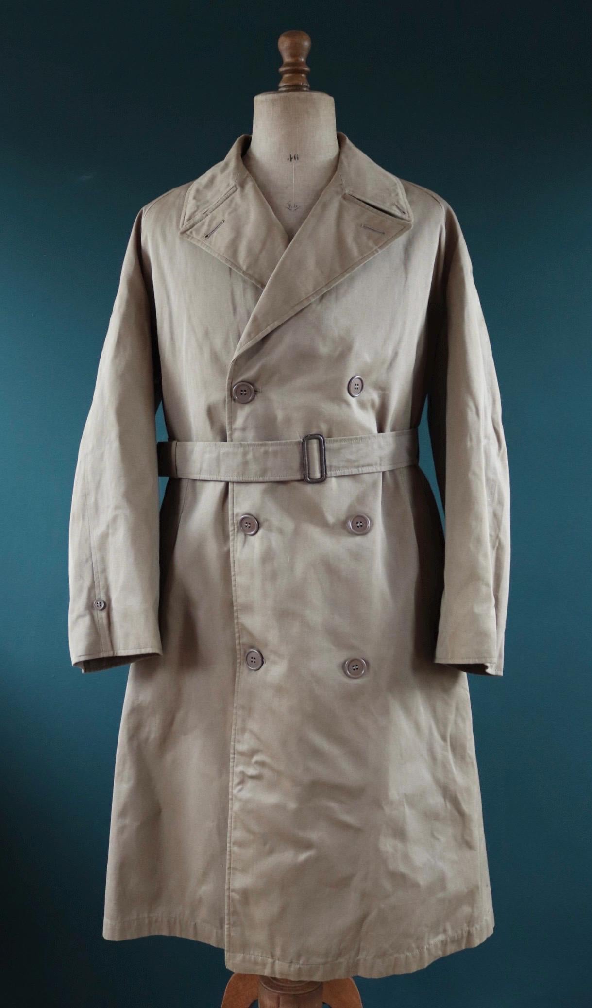 Vintage 1950s demob trench coat - WW2 British - gabardine rain coat - double breasted - 48” chest