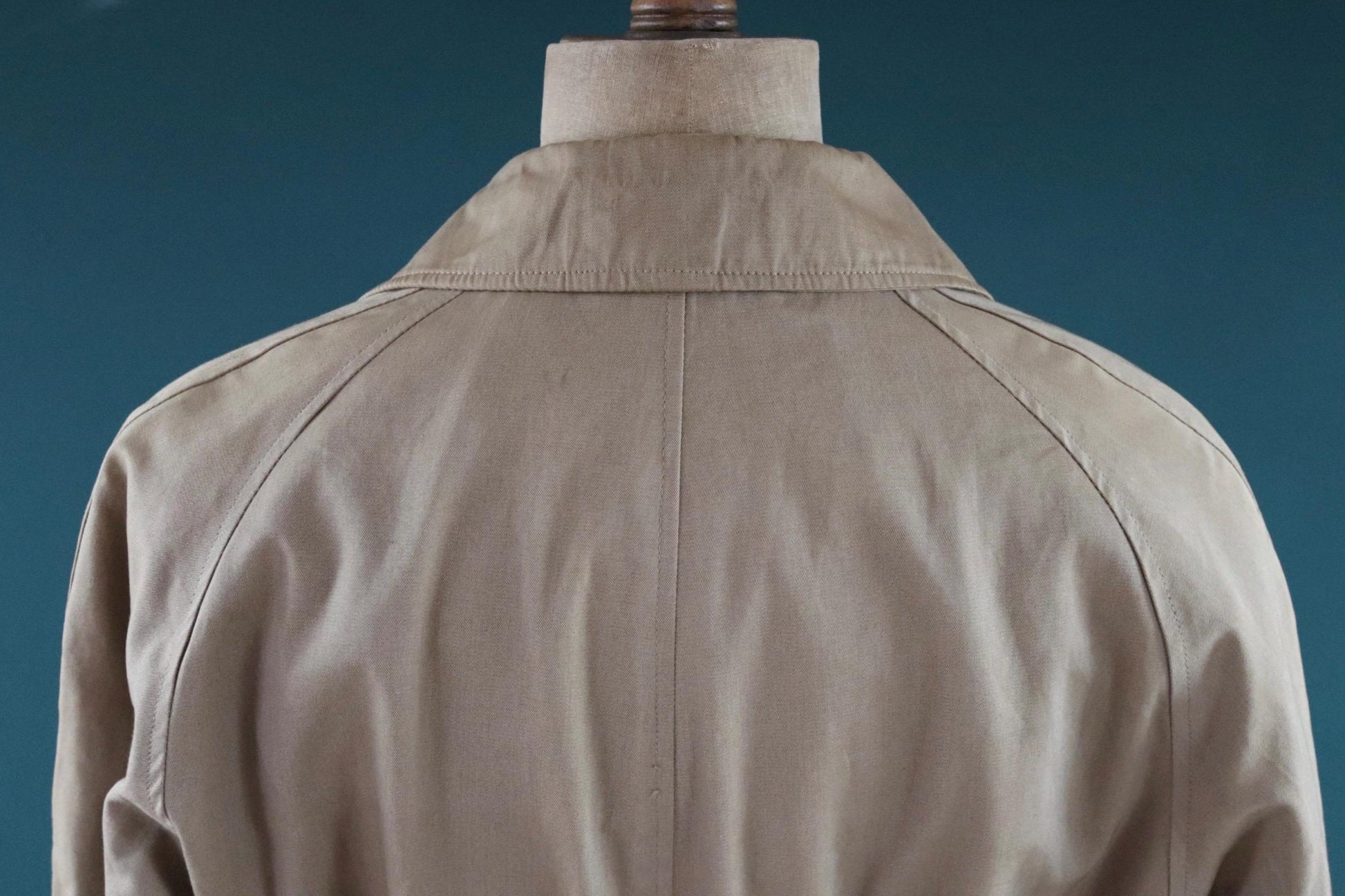 Vintage 1950s demob trench coat - WW2 British - gabardine rain coat - double breasted - 48” chest