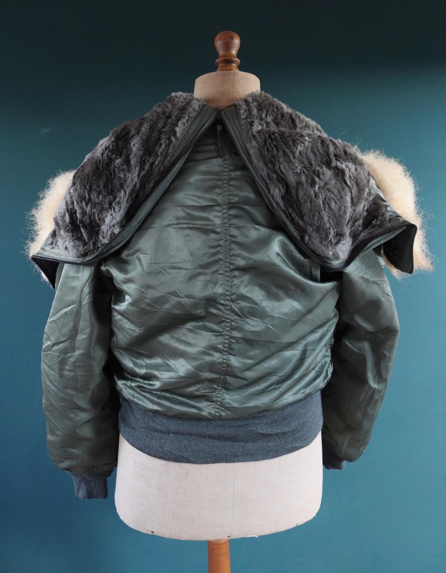 Vintage 1980s USAF N-2B jacket - military parka - extreme cold weather - split hood - 44" chest