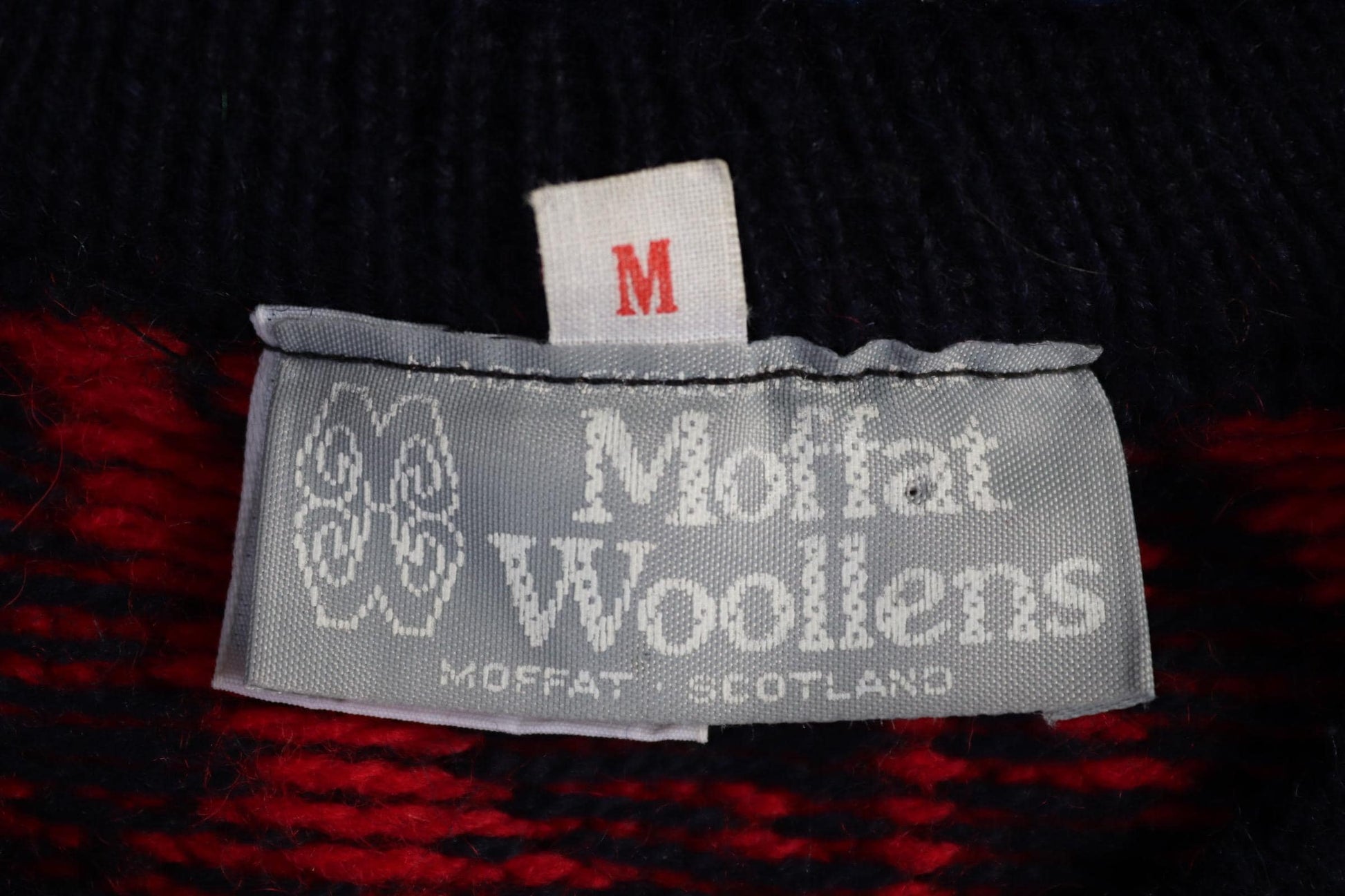 Vintage 1980s knitted wool jumper - horse sweater - novelty knitwear - 39” chest