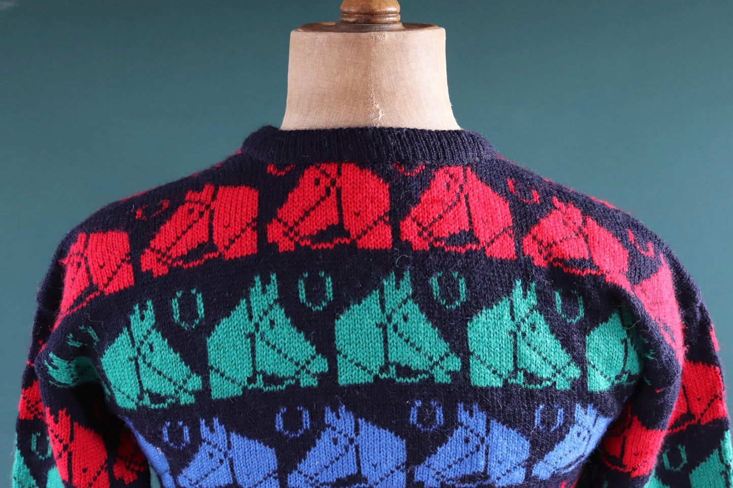 Vintage 1980s knitted wool jumper - horse sweater - novelty knitwear - 39” chest