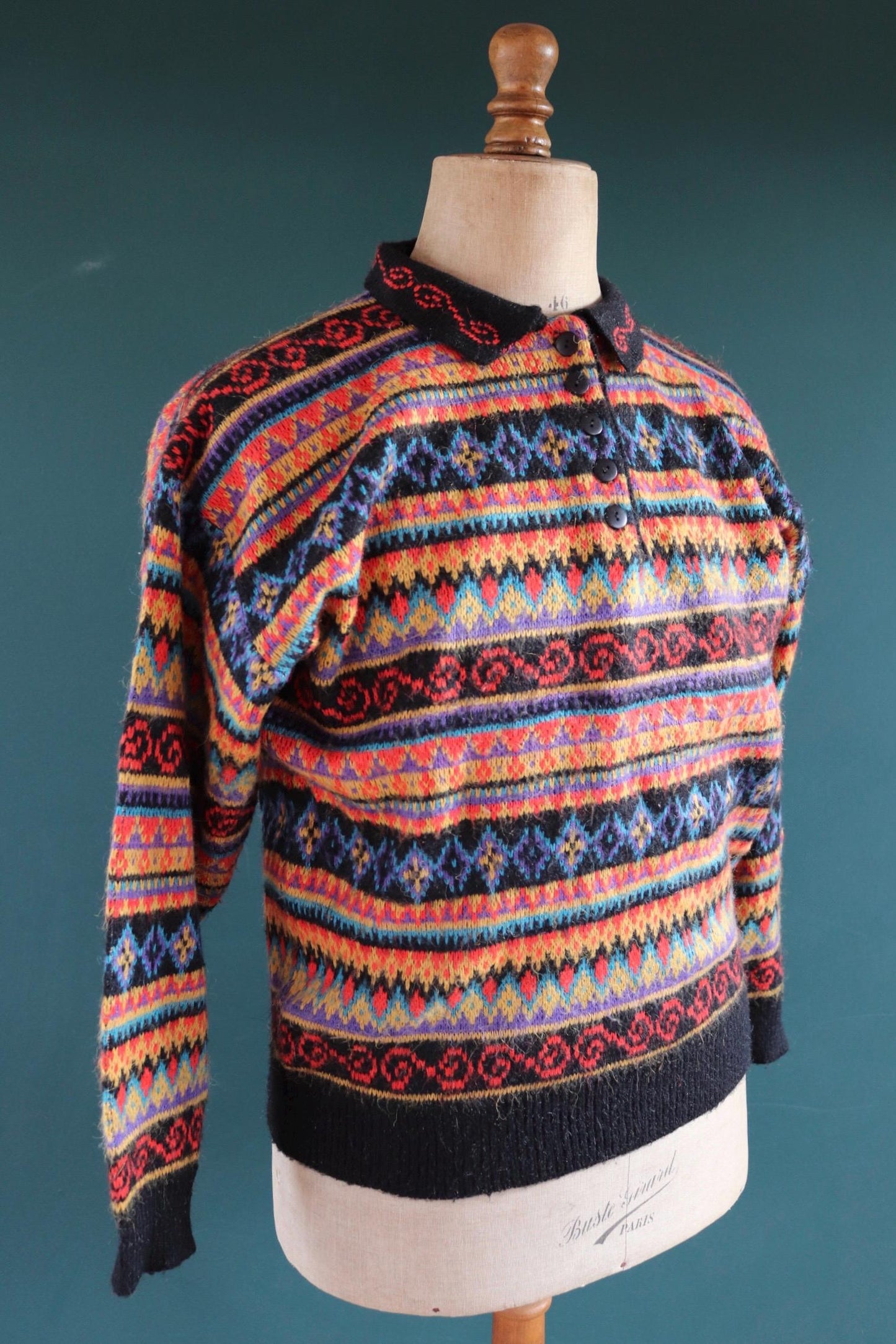 Vintage 1980s knitted jumper - crazy pattern sweater - 44” chest