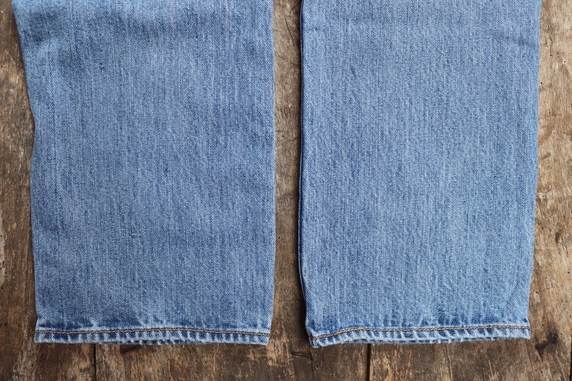 Vintage Levis 501 jeans - blue denim workwear - 33" x 33"