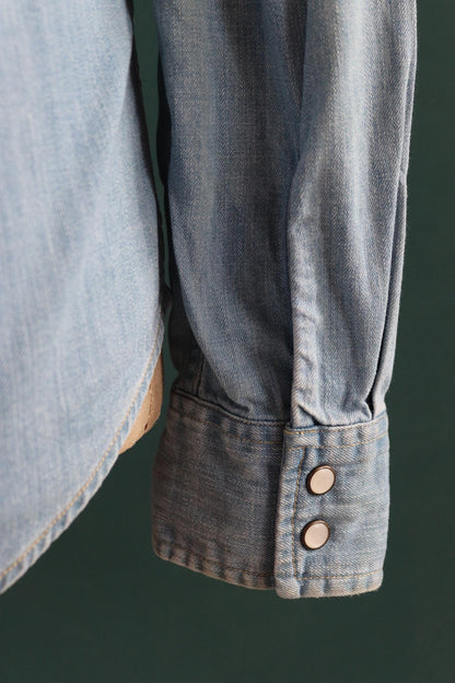 Vintage Levis denim shirt - Levi Strauss red tab - pale blue chambray - cowboy western - 41" chest
