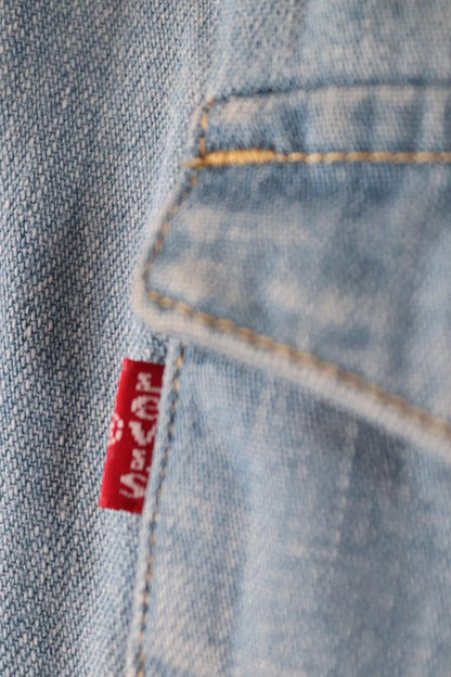 Vintage Levis denim shirt - Levi Strauss red tab - pale blue chambray - cowboy western - 41" chest