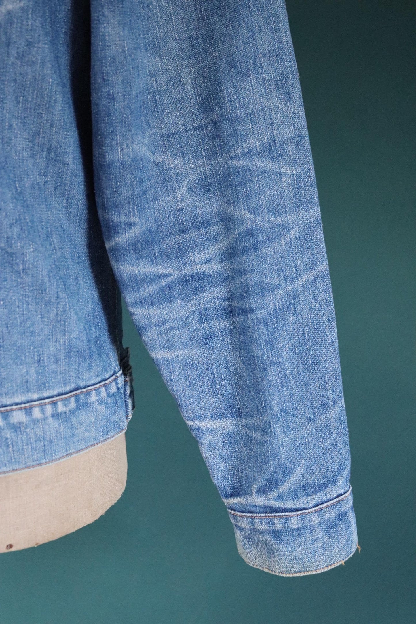 Vintage 1970s Levis denim jacket - whisker fades - 43” chest