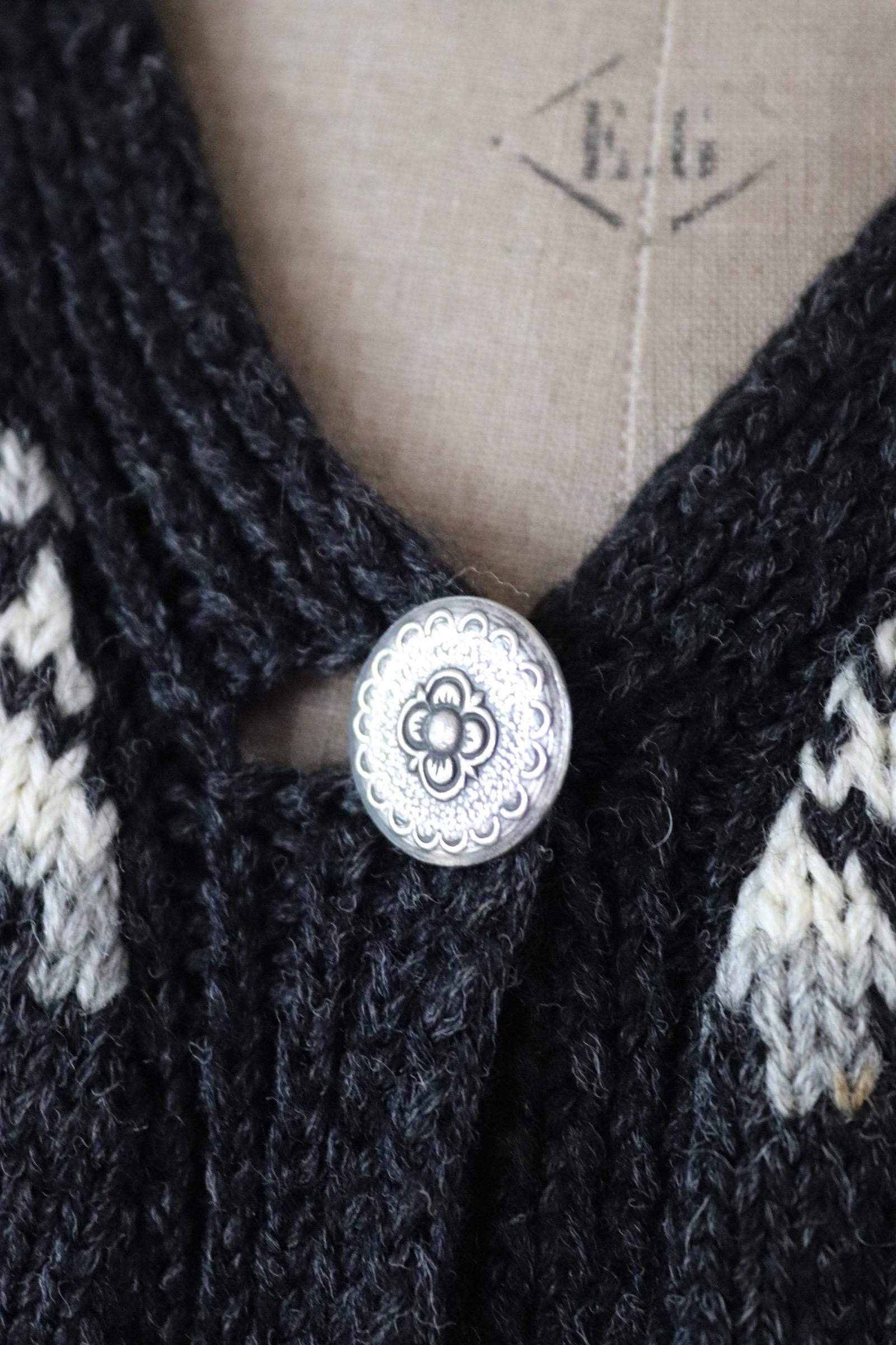 Vintage 1970s Norwegian hand knitted wool cardigan - Scandi sweater - 40" chest