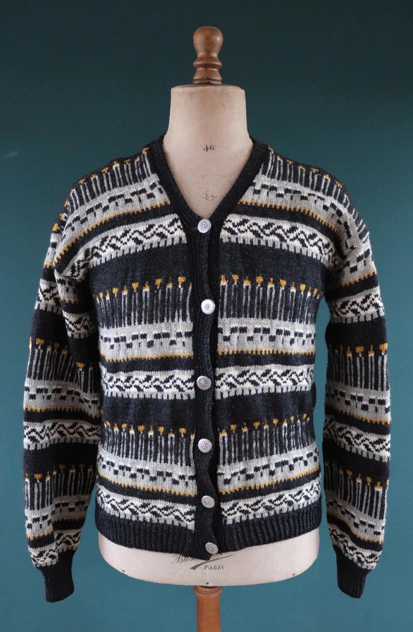 Vintage 1970s Norwegian hand knitted wool cardigan - Scandi sweater - 40" chest