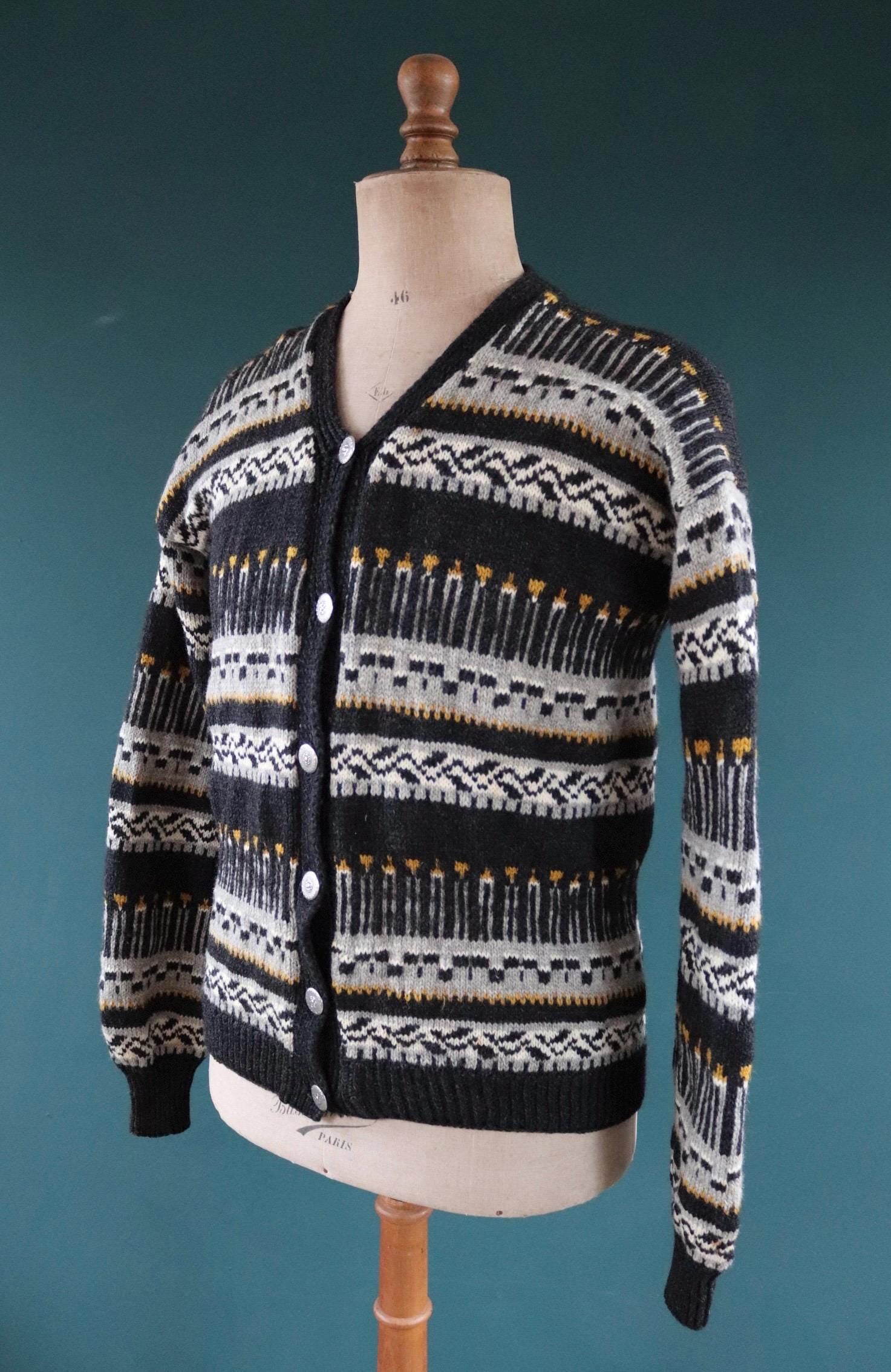 Vintage 1970s Norwegian hand knitted wool cardigan - Scandi sweater - 40" chest