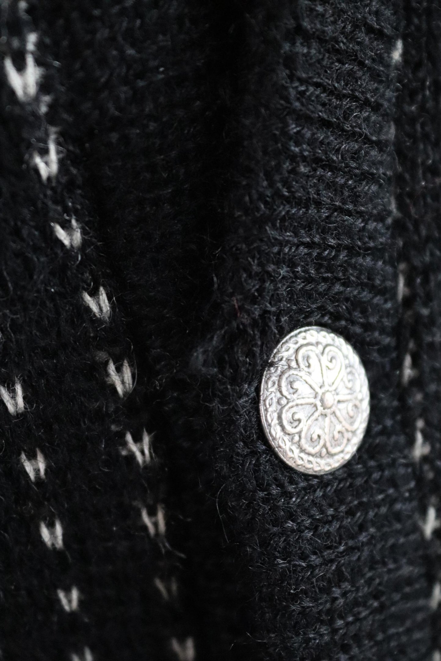 Vintage 1970s Norwegian knitted wool cardigan - Scandi sweater - 46" chest