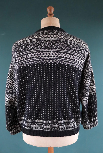Vintage 1970s Norwegian knitted wool cardigan - Scandi sweater - 46" chest