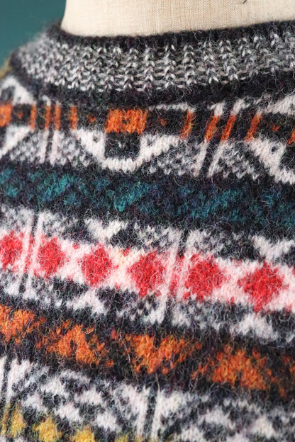 Vintage 1980s Scottish knitted wool jumper - traditional knitwear - 40” chest