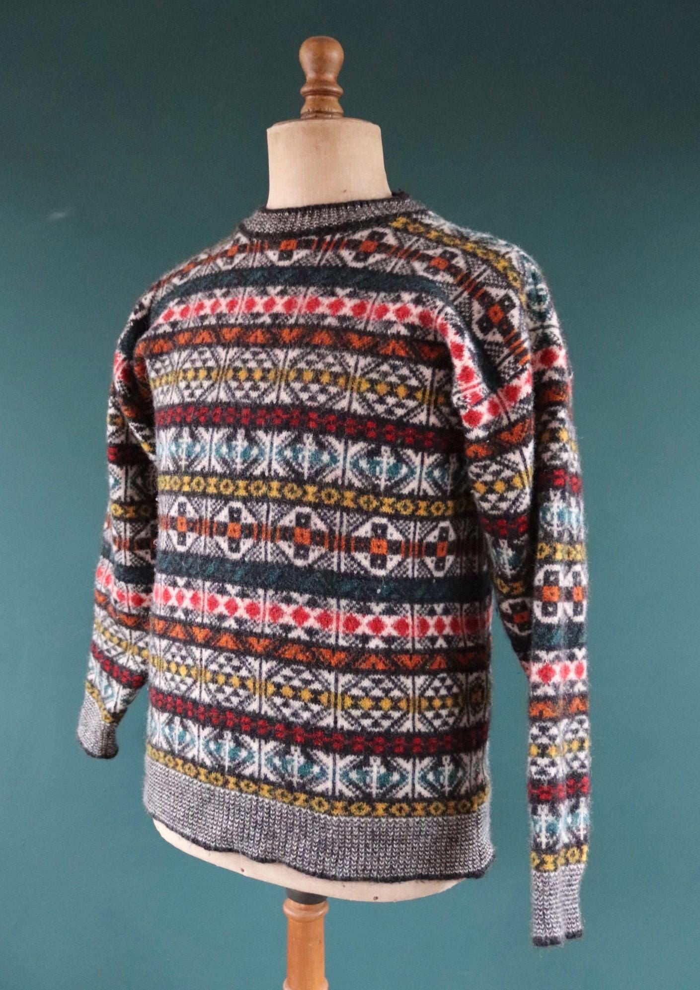 Vintage 1980s Scottish knitted wool jumper - traditional knitwear - 40” chest