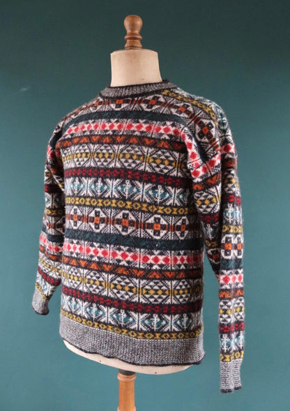 Vintage 1980s Scottish knitted wool jumper - traditional knitwear - 40” chest