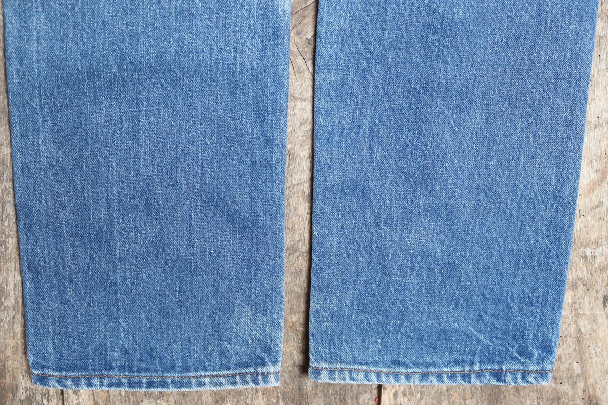 Vintage 1990s Levis 505 denim jeans - made in USA - small e red tab - 30” x 31”