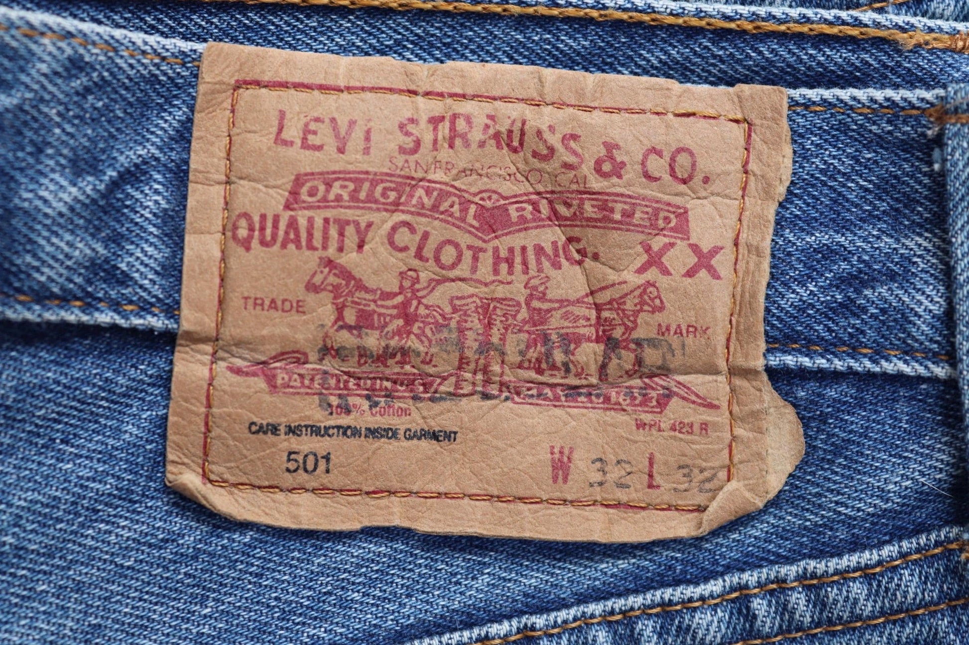 Vintage 1990s Levis 501 denim jeans - made in UK - small e red tab - 32” x 32”