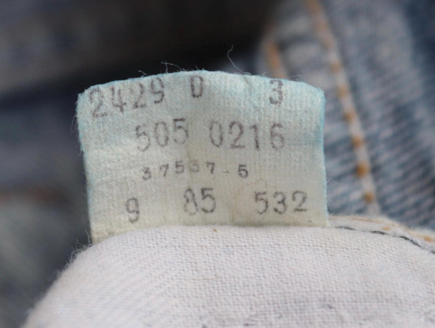 Vintage 1980s Levis 505 denim jeans - made in USA - small e red tab - 30” x 31”