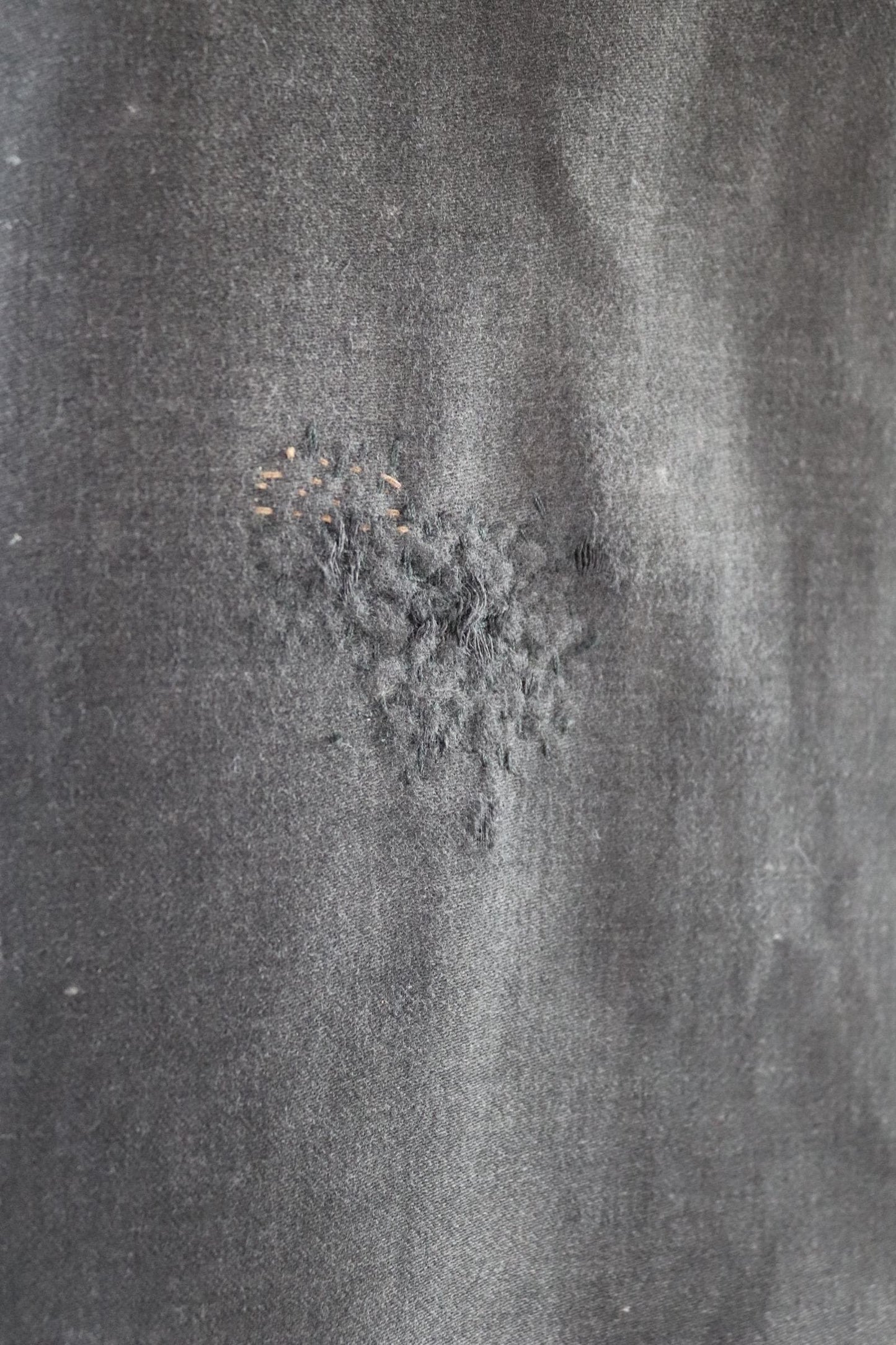 Vintage 1940s French workwear shirt - faded black moleskin cotton - darned and repaired - 42” chest