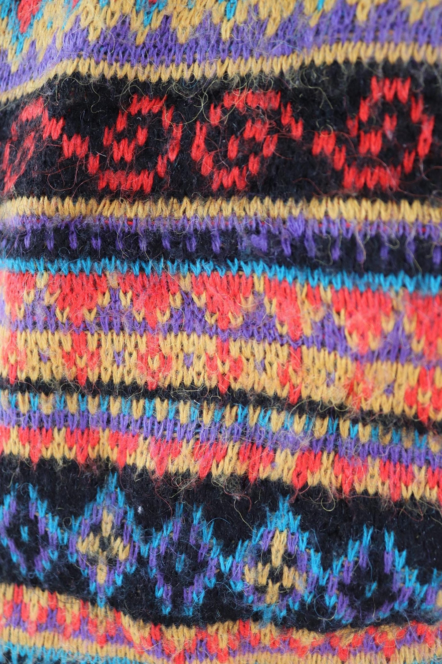 Vintage 1980s knitted jumper - crazy pattern sweater - 44” chest